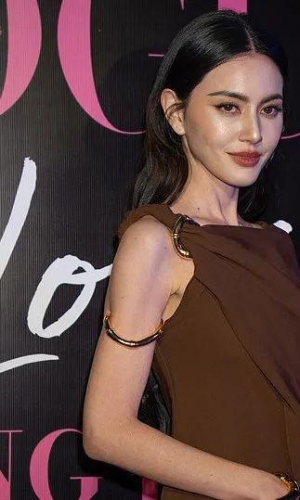 只有“蛇系”美女才能站上C位?美女